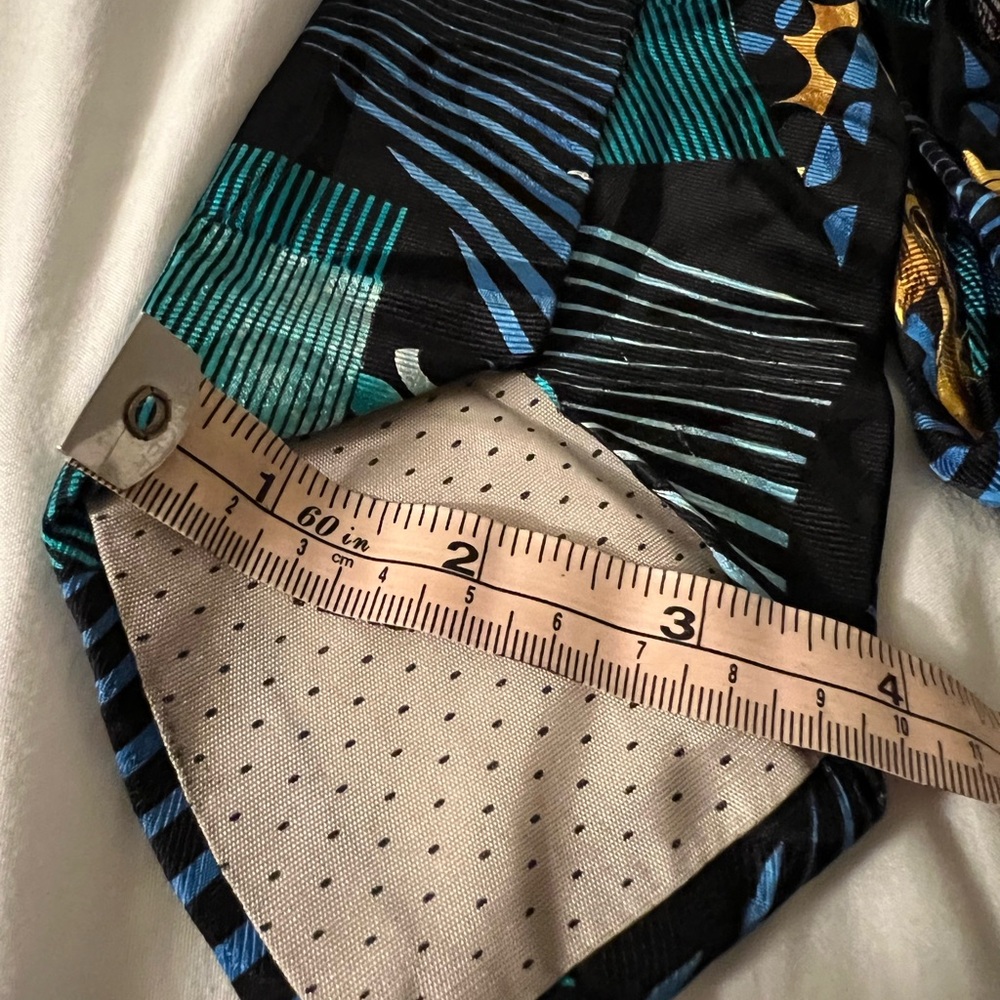 Gianni Versace mens necktie🌹❤️ - Picture 2 of 5